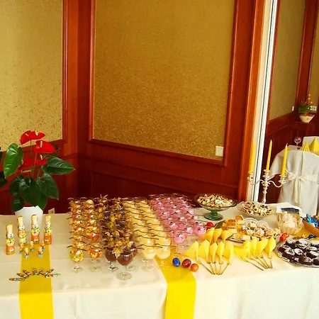 Zum Goldenen Hirsch Hotel Sankt Kilian