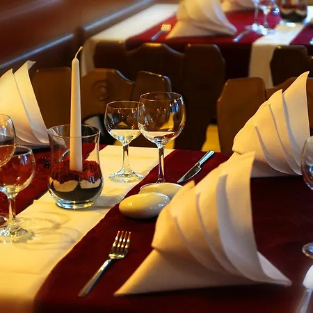 Zum Goldenen Hirsch Hotel