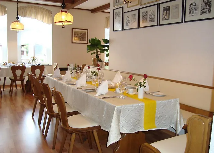 Zum Goldenen Hirsch Hotel 3*